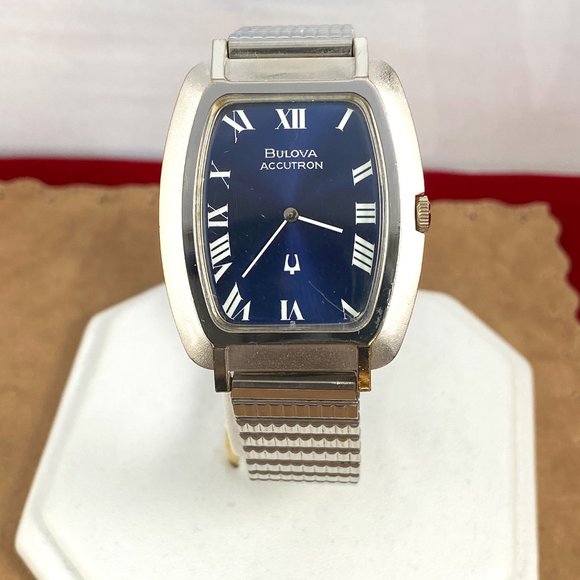 Bulova Accutron Vintage Watch White Gold 20 Micron Plating Navy Blue Dial 1977